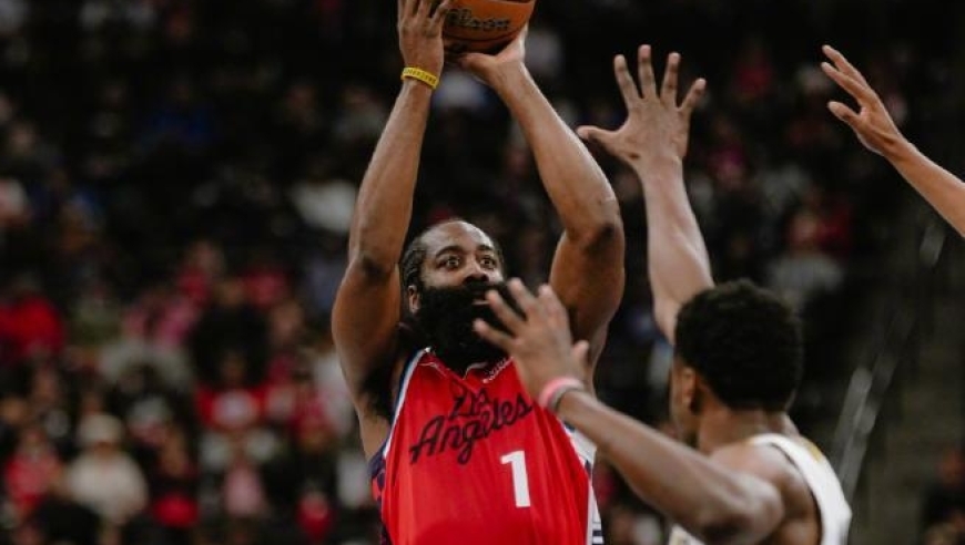 勇士旧将库里附体对飙哈登，小卡34+5+5+6+绝杀，快船险胜鹈鹕