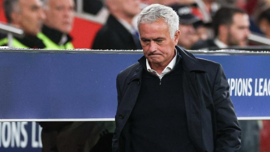 从2-0到2-2，惨遭补时绝平，穆里尼奥不敢相信，争冠难度变大