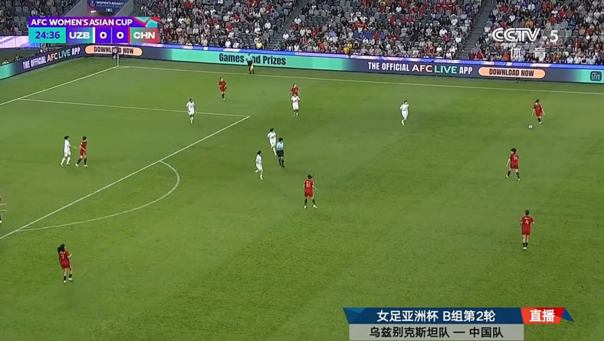 看着就疼！对手禁区内解围直接踢在邵子钦脸上 后者面不改色继续进攻