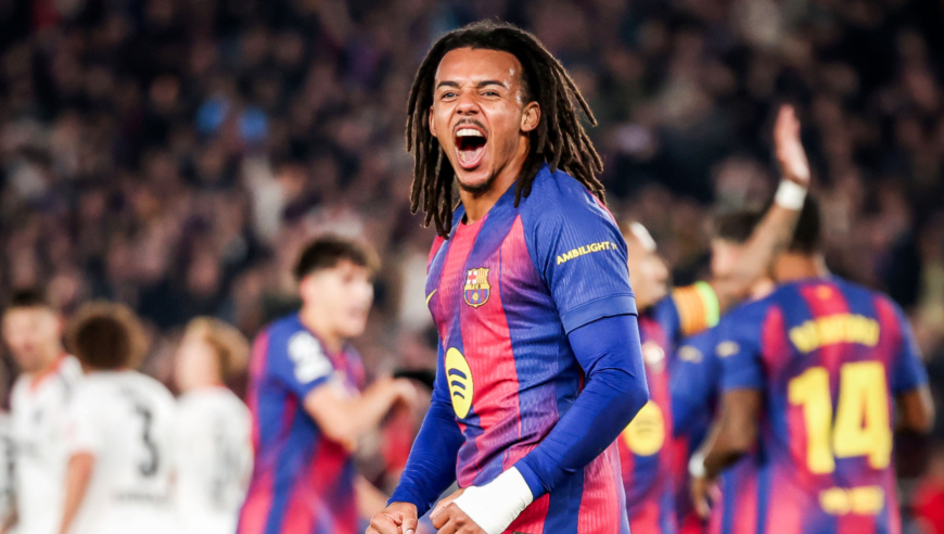 抽象！慢镜回看巴萨铁卫3分钟双响活久见秒杀，巴萨2-1法兰克福