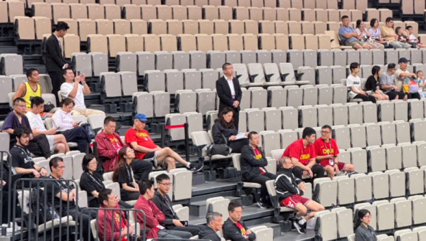 中国女篮教练组观战日本 刺探敌情备战亚洲杯半决赛