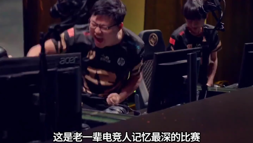 LOL：Uzi左手卡莎右手EZ，将不可一世的KZ打到道心破碎，全华班