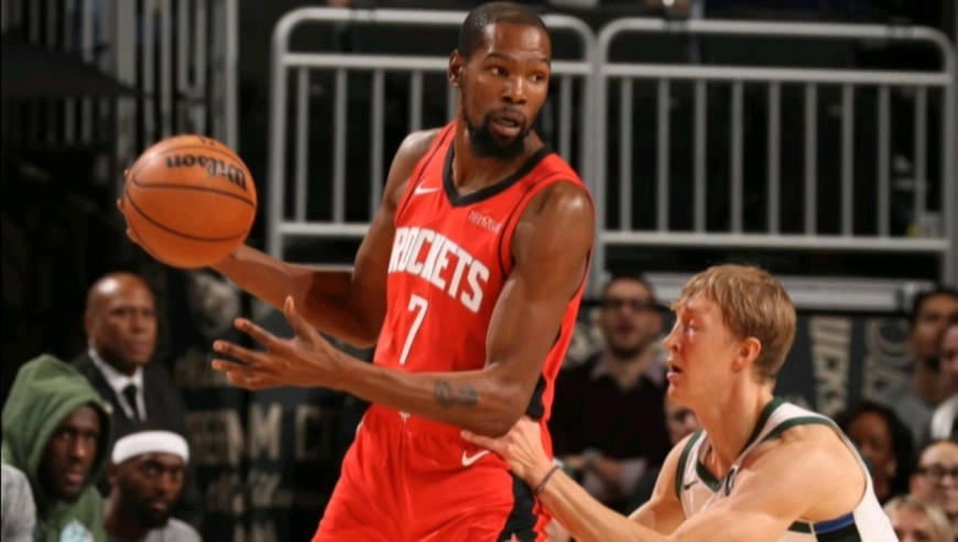 紧张到窒息！慢镜还原火箭雄鹿决胜时刻，火箭轰22-7高潮逆转