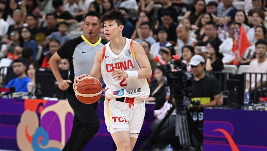 笑掉大牙！亚洲杯3战8分，巴黎奥运合计2分，宫鲁鸣却点名此人能扛女篮大旗