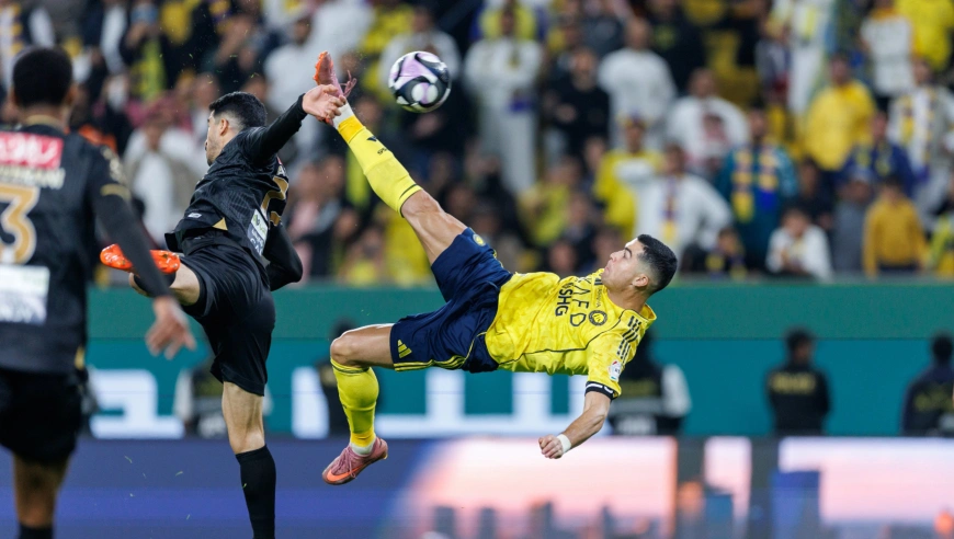 惊世骇俗！C罗沙特联攻入精彩倒挂金钩 不敢相信这是快41岁的球员