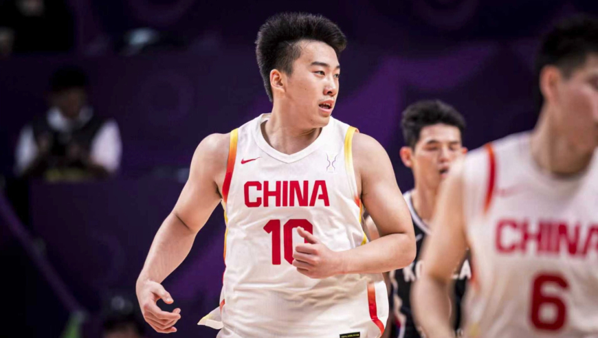 国家队最佳一战！王俊杰21+8集锦 轰三记三分秀灵巧脚步