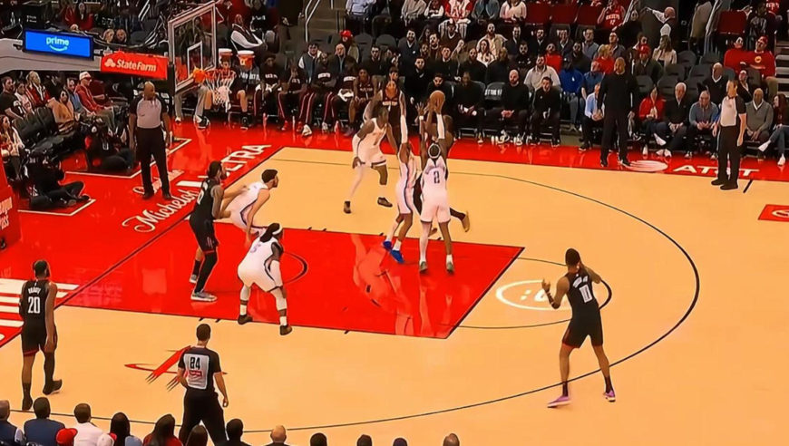 还是看兰特老祖！火箭一次进攻耗时一分钟 杜兰特面对包夹强投得分