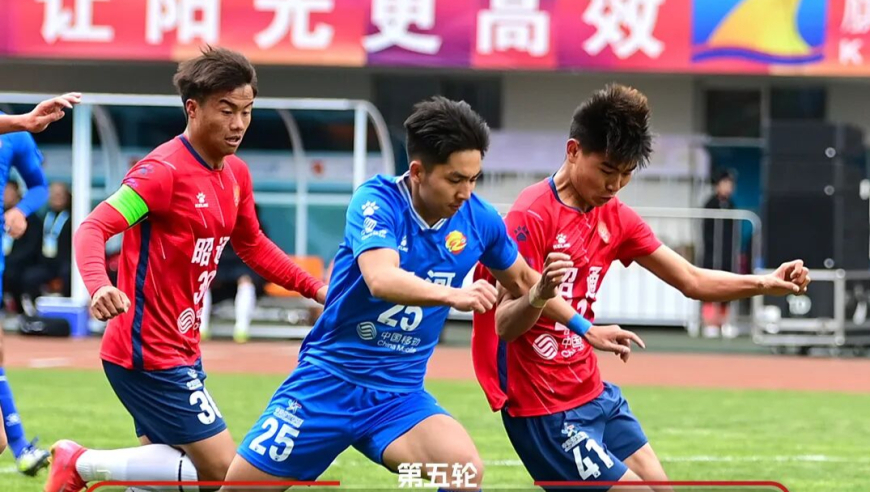 门将气得踹门柱！回看滇超球员轰死角超远世界波，出击失误送空门