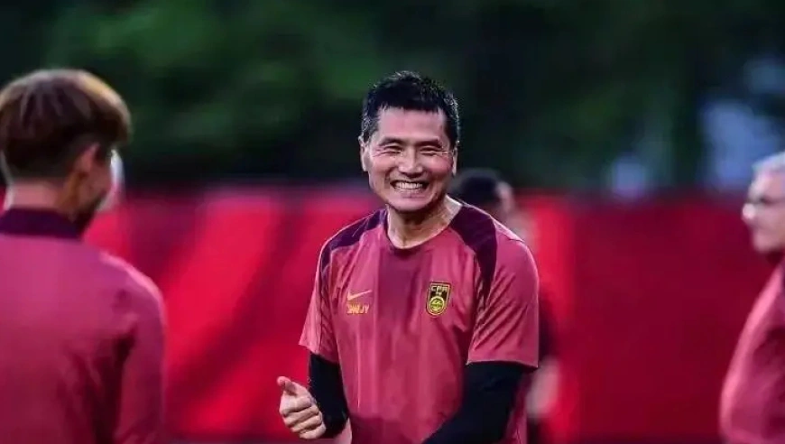 邵佳一冤不冤？拿底薪执教国足，却因身份受到质疑