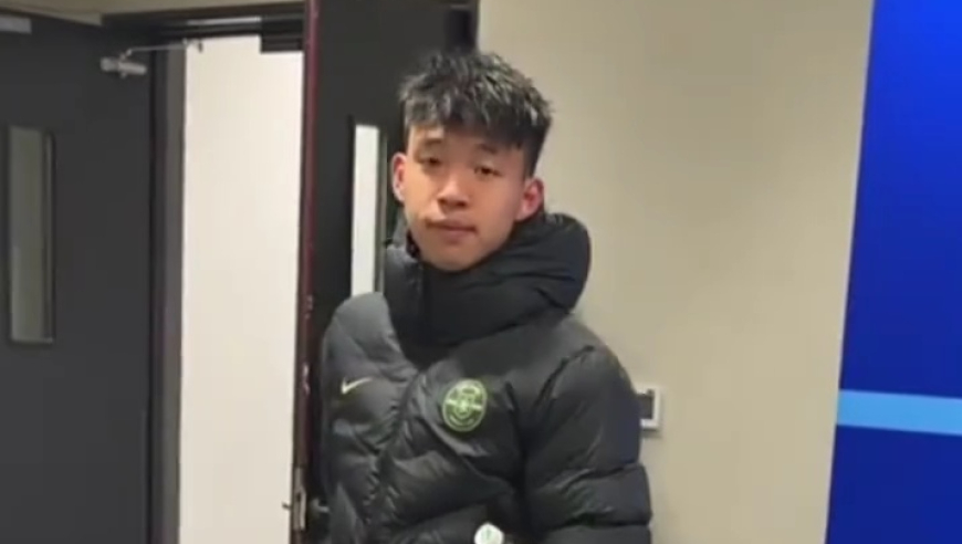 梅开二度当选最佳球员，王钰栋 ：一个问题，谢谢！