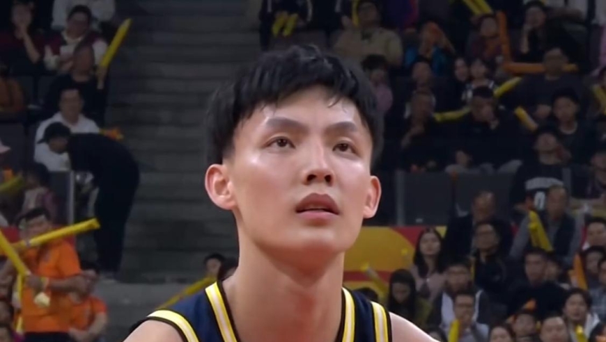 杜锋下课！广东惨遭北控绝杀两连败，胡明轩空砍18+8，徐杰梦游