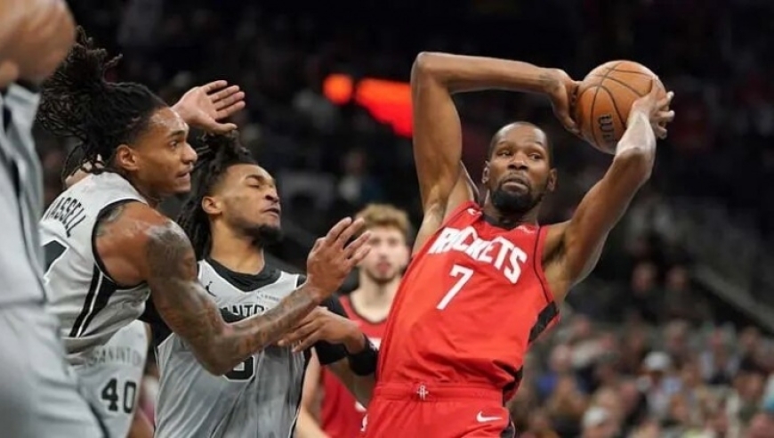 火箭胜马刺！豪取3连胜！谢泼德末节救主轰21分，文班仅14分