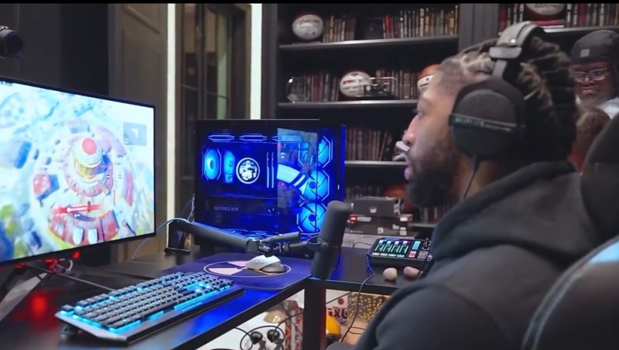 你知道NBA球星浓眉哥戴维斯的电竞房是怎么构建的吗?