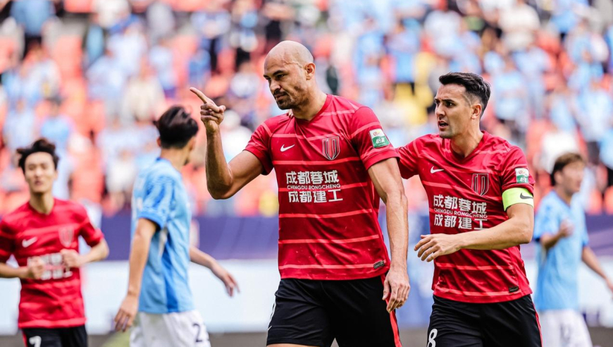 集锦|成都1-1深圳获中超第三，安永佳开局一分钟闪击费利佩扳平