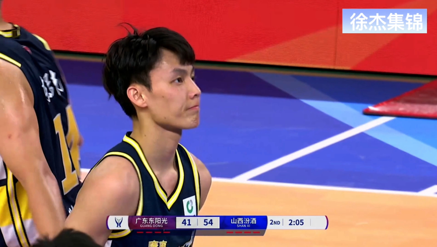 打韩国真该带上他！徐杰25+11集锦 轰4记三分自投自抢真中锋