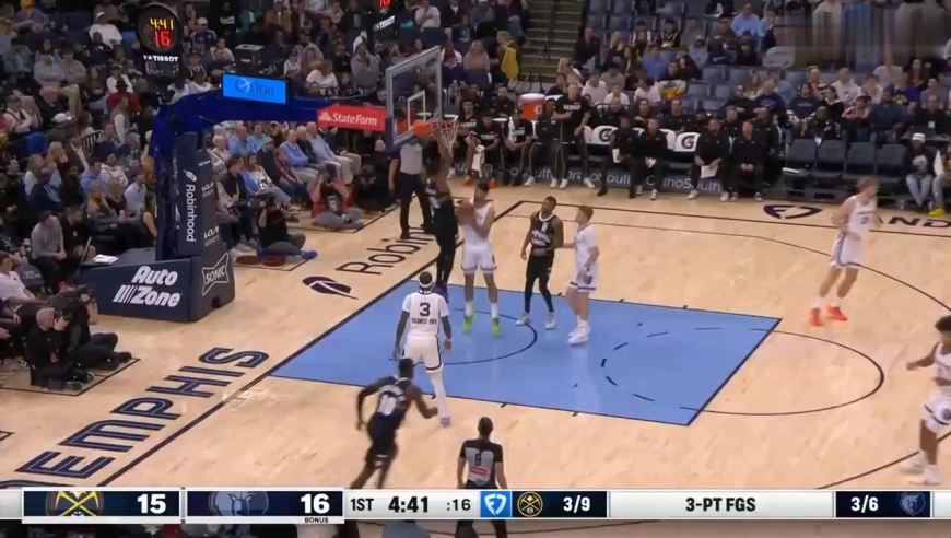 约基奇这球太逆天了！莫兰特直接看傻眼，全场球迷疯狂欢呼