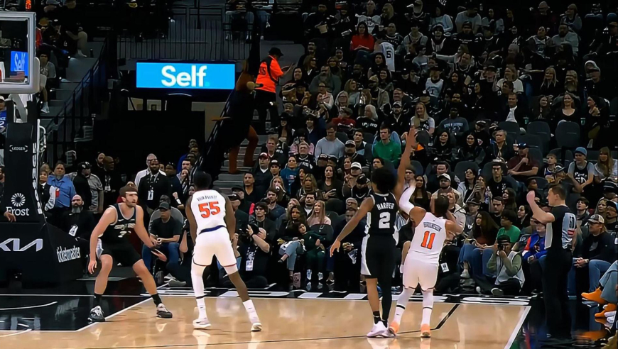 一回合5分！布伦森三分出手被恶犯 三罚两中再进三分打出2+3回合