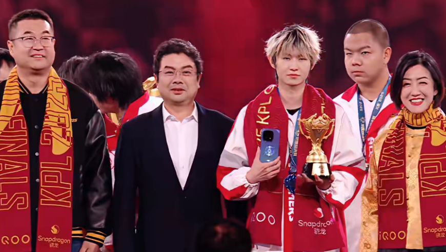 AG夺冠，一诺FMVP获全场欢呼，采访坦言：终于美梦成真