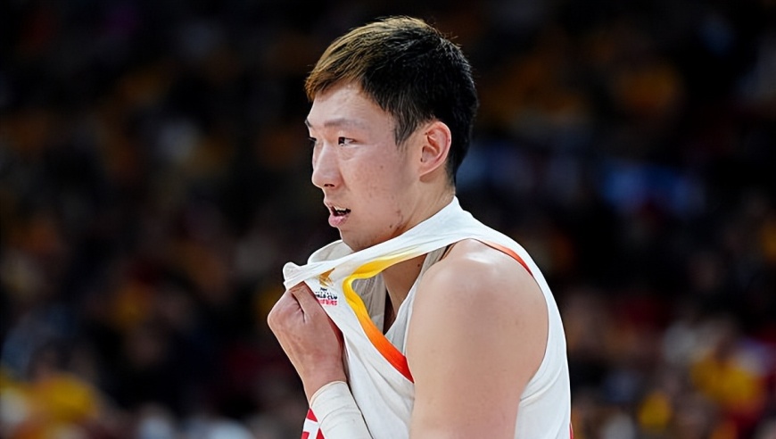 在场上反而是负面影响！中国队在今后真的没必要再征召周琦了？