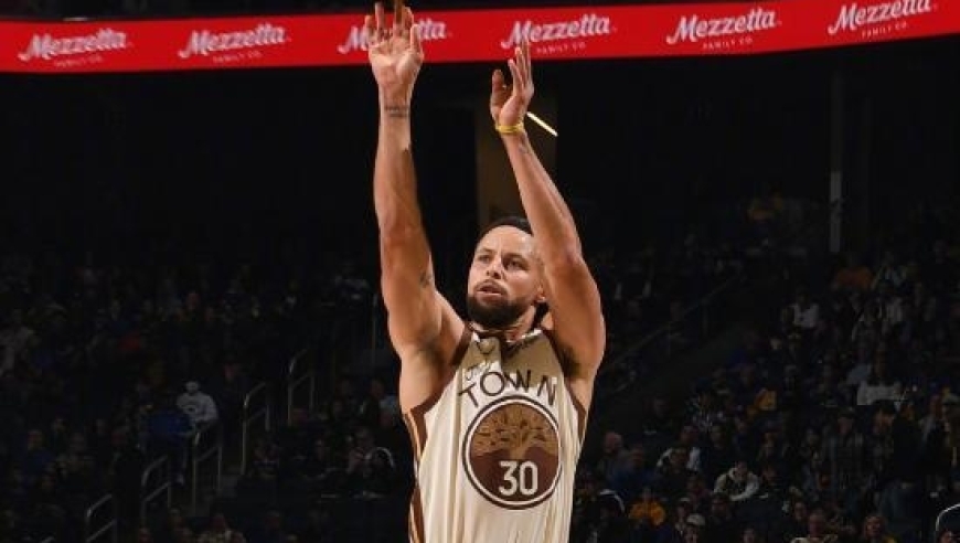 库里14+3+5造NBA神迹，巴特勒临时退赛格林4记三分，勇士大胜黄蜂