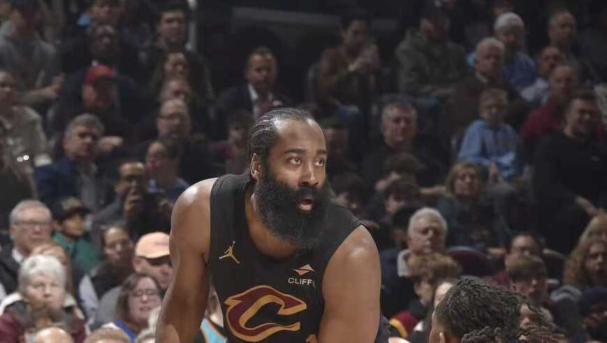 联盟第一又易主！哈登18+6+7完胜坎宁安16中4 骑士赢关键战