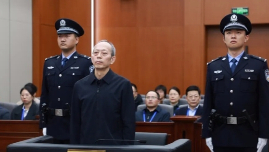受贿2.36亿被判死缓！68岁苟仲文一审照引热议：头发斑白+已瘦脱相