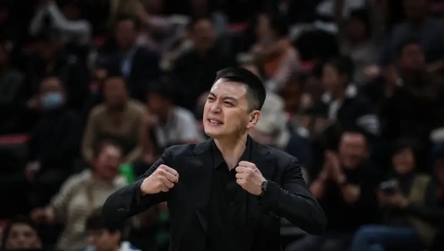 新老交替不给力，外援拉胯把辽篮问题放大！杨鸣辞职为管理层背锅