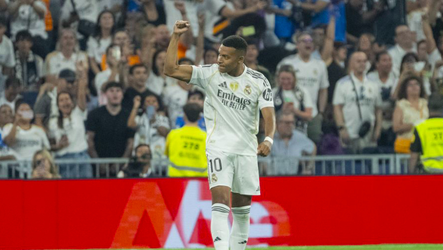 1-0！射门18-2 超级巨星造点+破门 新帅上任 13.7亿豪门联赛开门红