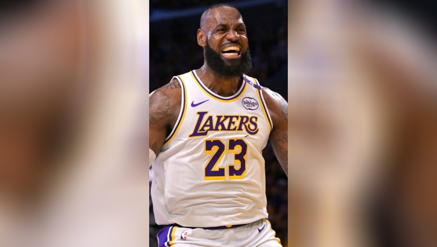 皮尔斯：詹姆斯复出后得打替补，或者干脆交易詹姆斯