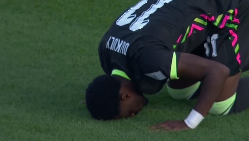 补时连入2球逆转！澳大利亚U23队2-1伊拉克，小组第一晋级