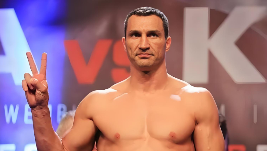 体坛记忆｜统治者的崩塌！小克里琴科刺拳神话被破，遭桑德斯重拳连环轰炸