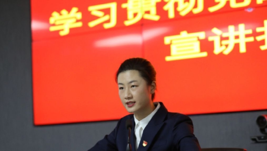 退役4年后，35岁丁宁成为校长：享正处级待遇，在北大2年读完硕士