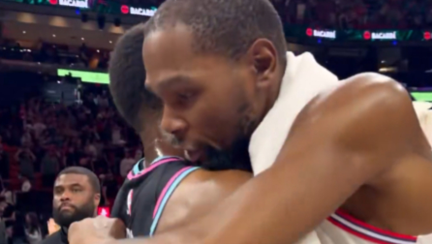 热火社媒晒杜兰特赛后与热火队员拥抱的瞬间：我们永远爱你