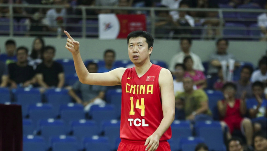 中国球员NBA历史第一人，王治郅生涯十佳球！