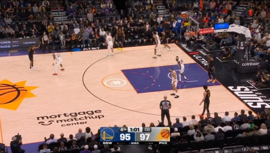 热血沸腾！勇士vs太阳生死1分钟，现场球迷彻底疯了