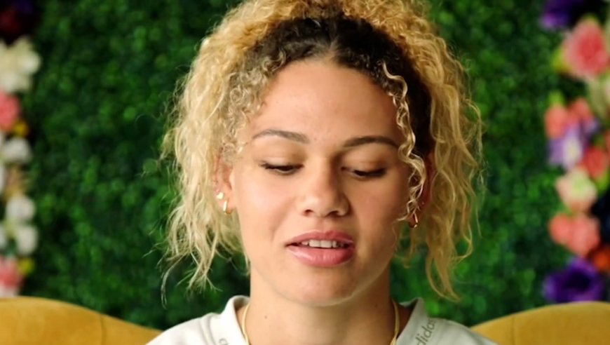 不靠名人堂的父亲，罗德曼家的小公主自己成了女足顶流！