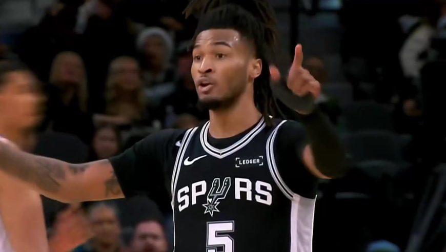 天赋对决！唐斯三罚全中秀投射能力 文班亚马连续空接扣篮秀运动能力