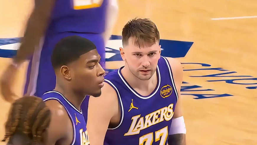 夸张到离谱！马刺仅20秒时间被连吹四次犯规 湖人东契奇两罚全中