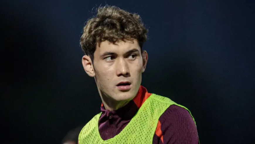 红了！拜合拉木征服日本球迷：他又帅又强壮，中国男足竟有这种高手