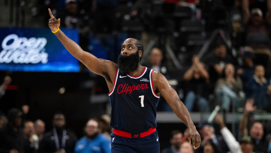 说爆发就爆发！哈登89秒连拿9分 标志性后撤步三分军训米罗