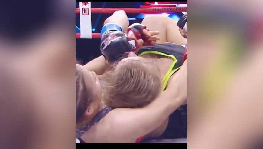 体坛记忆｜韩国棒子叫嚣张伟丽，不料惨被打成猪头，真给国人长脸!