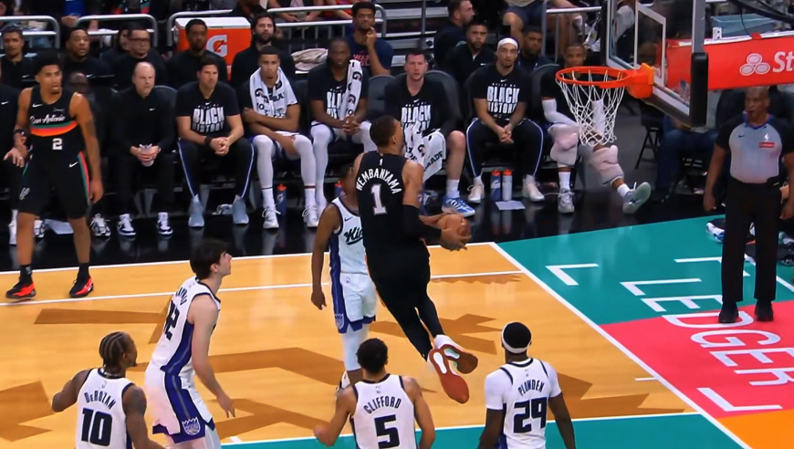 22日NBA官方十佳球：文班风车扣篮世界名画 杰伦格林三分压哨绝杀