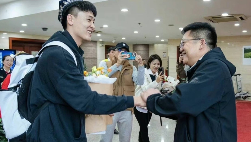 赵睿正式就自己的恶劣言论道歉：不该把情绪发泄给球迷