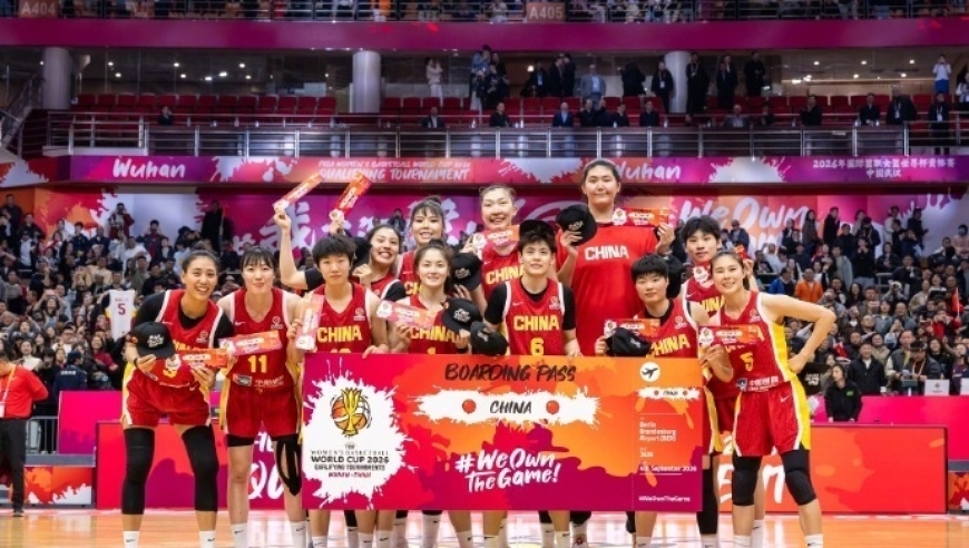 中国女篮险胜捷克引热议！苏群：张子宇与现代篮球脱轨 很难再有李梦了