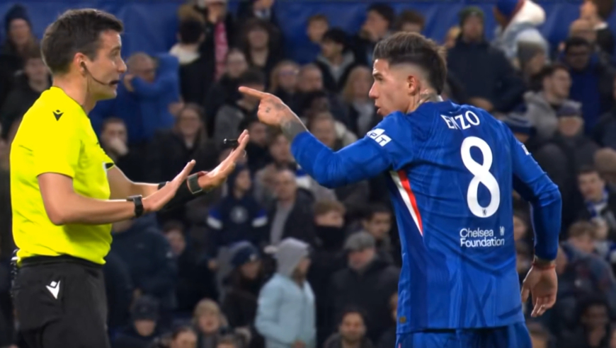 切尔西欧冠这个进球被吹引热议，恩佐不满怒指裁判，与英超判罚尺度区别一目了然