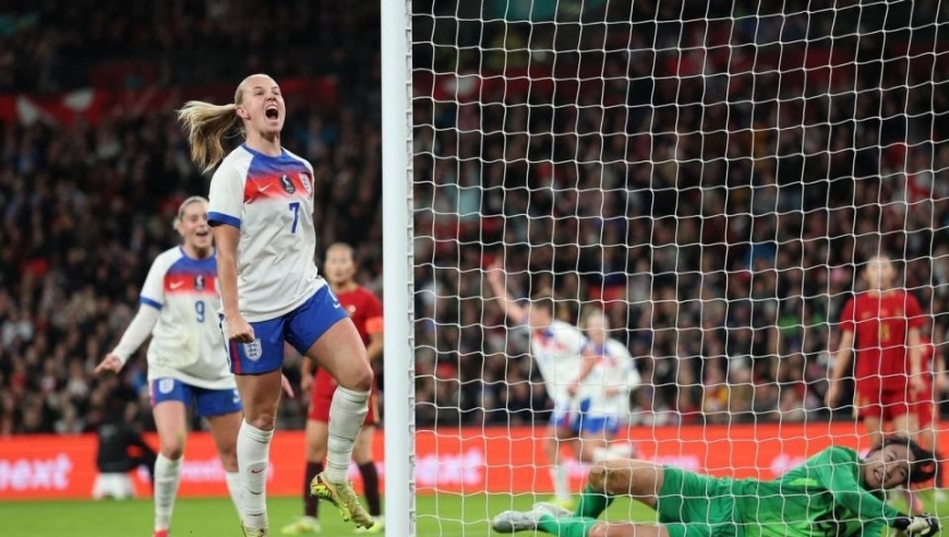 7.5万人见证中国女足惨败！被欧洲冠军射正9次输0-8，央视深夜直播