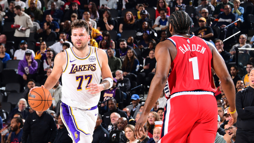 状态全无+受伤离场！湖人东契奇vs快船13投4中仅12分4失误全过程