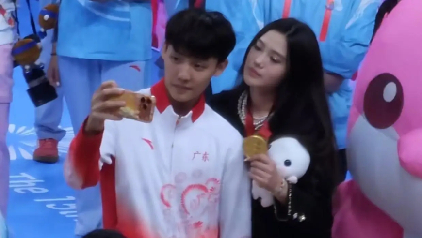 广东最新消息！身高175徐杰正牌女友现身，朱芳雨重金买回小胡明轩