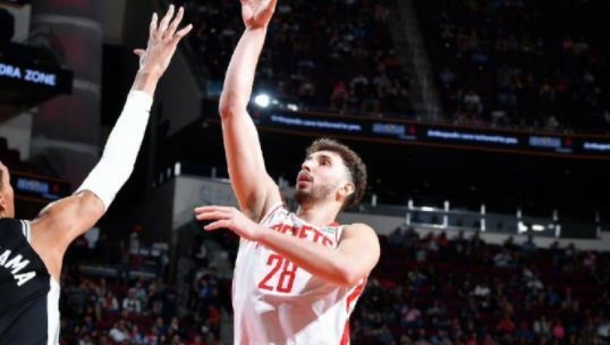 火箭不敌马刺！三巨头轰63+17+13，申京空砍准三双，杜兰特仍低迷