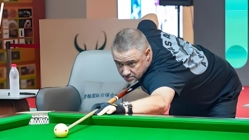 台球皇帝提前认输！郑宇伯杨帆默契清台，亨德利波茨惨遭零封｜体坛记忆